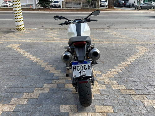 Imagem 7 de 17 de Ducati Monster 696
