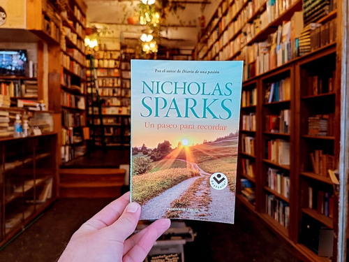 Un Paseo Para Recordar. Nicholas Sparks. (Usado)