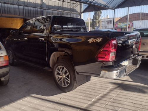 Toyota Hilux 2.8 Cd Srx 177cv 4x4 At