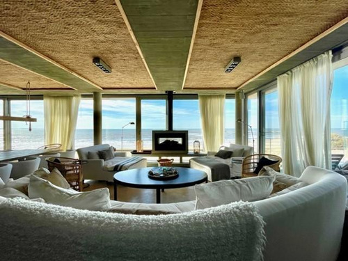 Casa Sobre El Mar