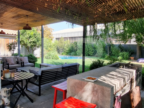 Espectacular Casa En Excelente Ubicación Con Gran Terreno!