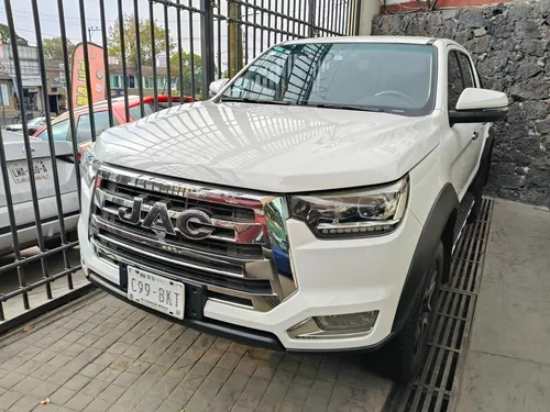 JAC Frison T8