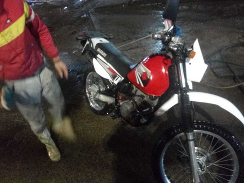 Susuky Dr 200 Modelo 2012