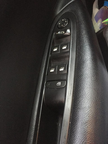 Imagem 13 de 15 de Citroen C4 Lounge