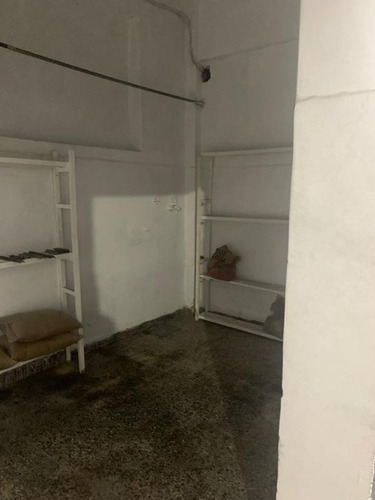 Imagen 4 de 9 de Galpon En Alquiler En Caseros