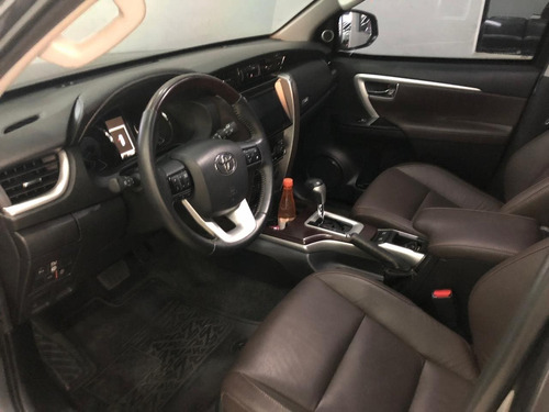 Toyota Hilux Sw4 2.8 Srx 4x4 7 Lugares 16v Turbo