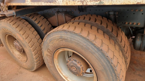 Imagem 10 de 24 de Traçado Mercedes-benz Axor 2831 6x4 Ano 2013 Basculante