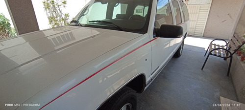 Chevrolet Suburban Equipada