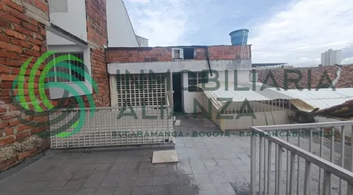 Casa En Venta En La Universidad. Cod V61531