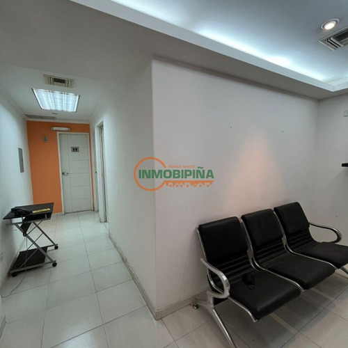 Inmobipiña Vende Local Comercial En El C.c. Rio Caura, Av. Atlantico, Puerto Ordaz, Fl