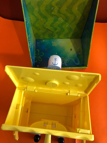 Galletera De Bob Esponja Con Detalle (Usado)