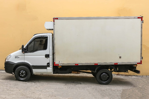 Imagem 3 de 13 de Iveco 35s14