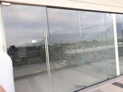 Local Comercial En Renta Por Cumbres Del Sol Y Sector Alpes Monterrey