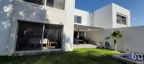 Venta Casa 4 Ambientes José G Parres