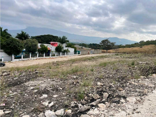 Terreno Con Excelente Vista En Fracc. Campiñas