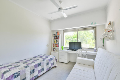 Casa De 5 Dormitorios En Venta Con Pileta - Barrio Cerrado - Aldea