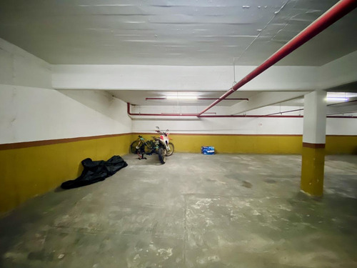 Imagen 2 de 7 de Excelente Cochera En Alquiler En Edificio Laguzzi - Centro De Martínez