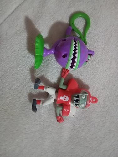 Llaveros De Planta Carnivora Y Zombie De Pvz