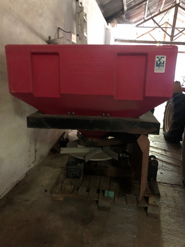 Abonadora Fertilizadora Nogueira 1500