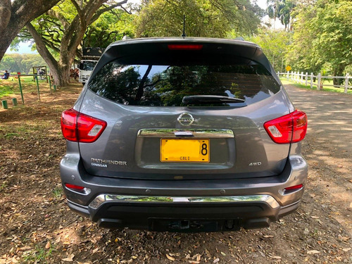 Nissan Pathfinder Exclusive 3,5 Cc Como Nueva