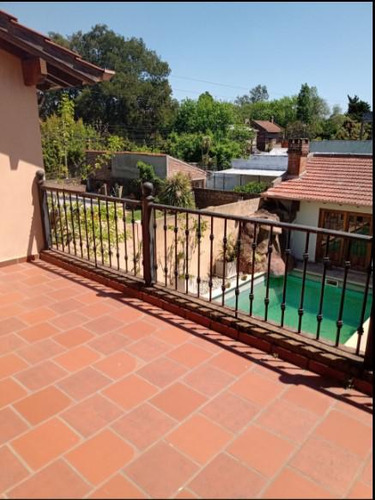 Casa En Venta - 4 Dormitorios 3 Baños - Quincho Pileta - 348mts2 - Don Torcuato