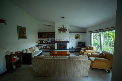 Casa En Punta Del Este, San Rafael- Ref: 932