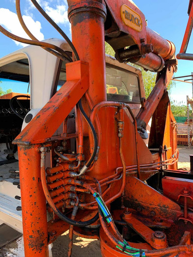 Dodge 800 Volcador Con Hidrogua
