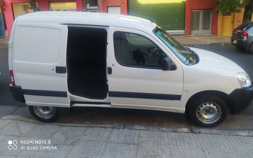 Imagen 10 de 18 de Peugeot Partner 2016 1.4 Furgon Confort