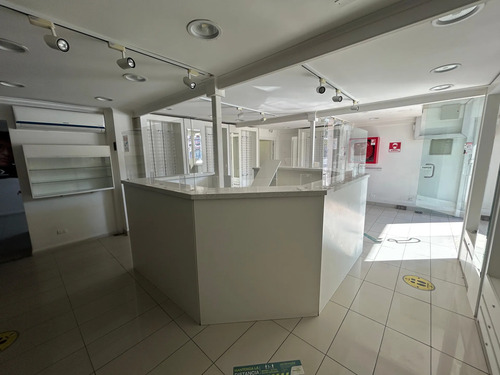 Arriendo Local Comercial Recoleta