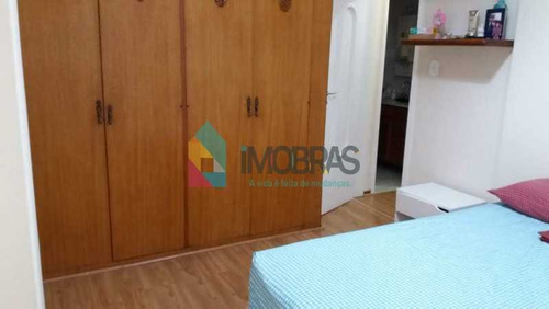 Imagem 9 de 15 de Apartamento Em Copacabana Em Rua Transversal E Arborizada E Silenciosa! - Ap3436