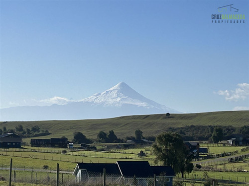 Casa En Venta De 5 Dorm. En Puerto Varas