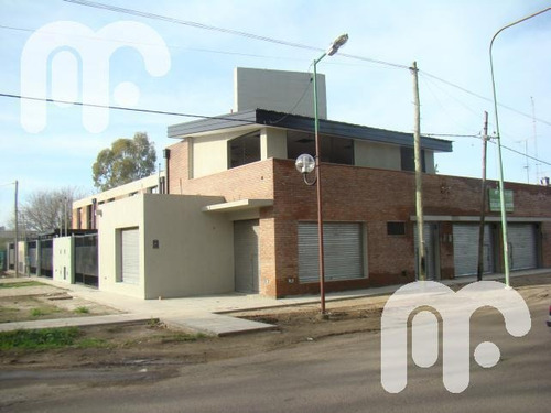 Imagen 6 de 17 de Local - La Plata