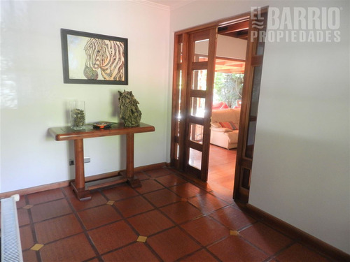 Casa En Venta De 4 Dorm. En Colina