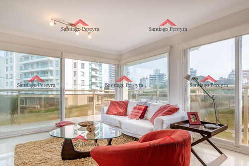 Imagen 3 de 27 de Moderno Apartamento De 3 Dormitorios A Pocas Cuadras Del Mar En Venta, Playa Brava