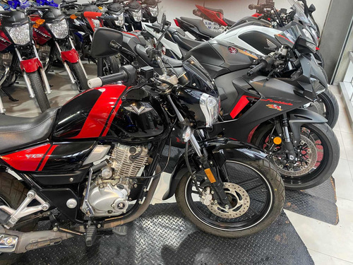 Imagen 4 de 15 de Bajaj V15 Vikrant Como 0 Km