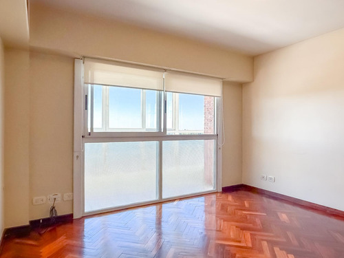 Departamento De 4 Ambientes En Alquiler, Con Balcón , Cochera Y Baulera De 30 M² - Acassuso