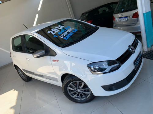 Imagem 2 de 12 de Volkswagen Fox Rock In Rio 1.6 Flex 2014