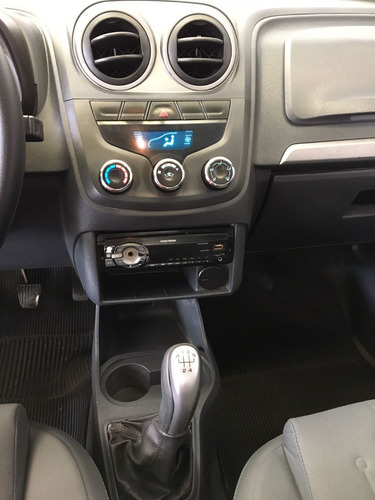 Imagem 15 de 15 de Chevrolet Montana Ls 2013