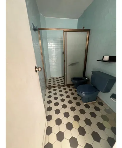 Edificación De 3 Pisos Para La Venta En Laureles