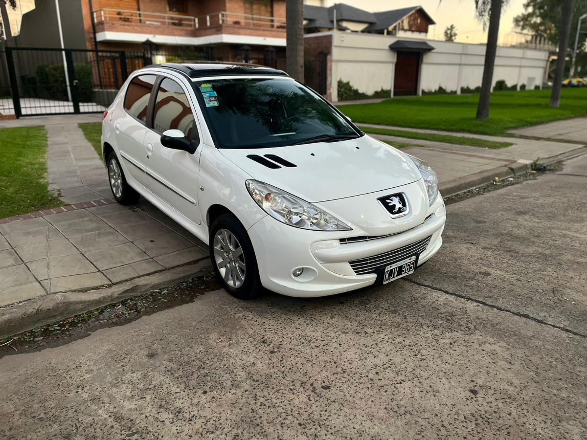 Peugeot 207 1.6 Xt