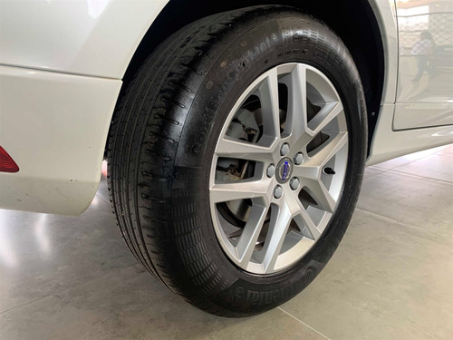 Volvo Xc60 2.4 D5 Momentum Diesel Awd 4p Automático