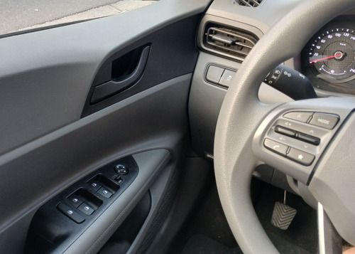 Hyundai HB20S 1.0 Comfort Flex 4P