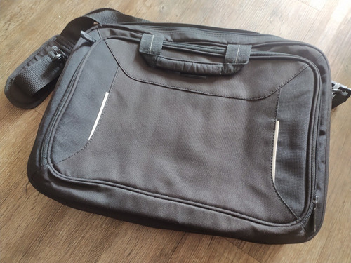 Porta Laptop Targus Tipo Maletín Clásico Slim Negro