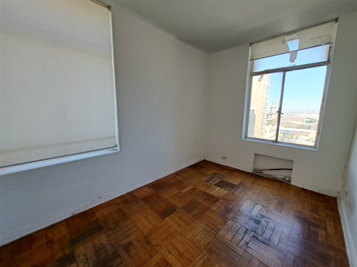 Departamento En Venta De 4 Dorm. En Paseo Bulnes, Santiago