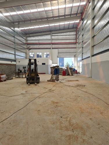 Nave Industrial 1000 M² A Estrenar