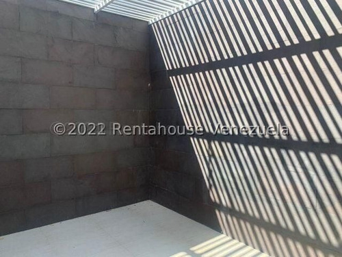 Imagen 9 de 9 de Townhouse Duplex, A Estrenar Listo Para Habitar Y Personalizarlo. Ubicado En Condominio Cerrado De La Puerta Maraven. #22-16735.