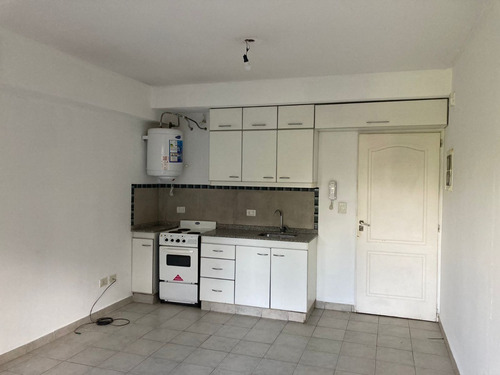 Imagen 4 de 9 de Departamento Monoambiente En Venta. Morón Sur.