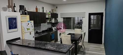 Casa En Venta En De Vicenzo Grande, Del Viso, Pilar