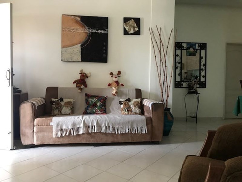 Imagen 2 de 27 de Florelia Mota Vende Casa En Las Morochas De San Diego