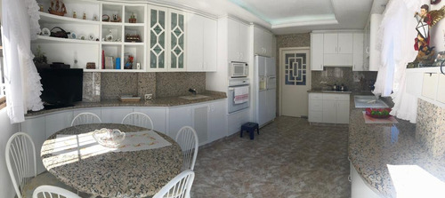 Imagen 5 de 10 de Venta Casa Lomas De La Trinidad 390mts2. Baruta 6h/5b/7p.e